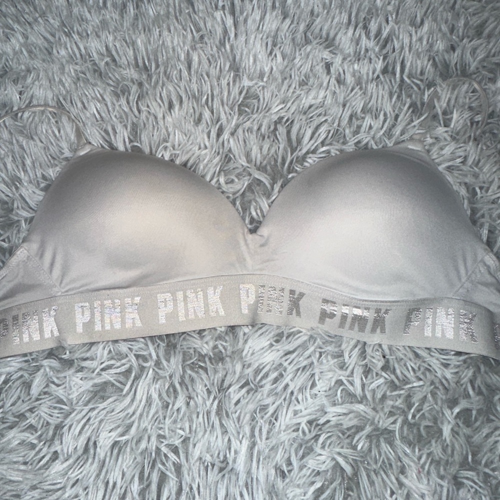 Victoria’s Secret PINK Wear everywhere Wireless Push Up Bra in White 🤍
